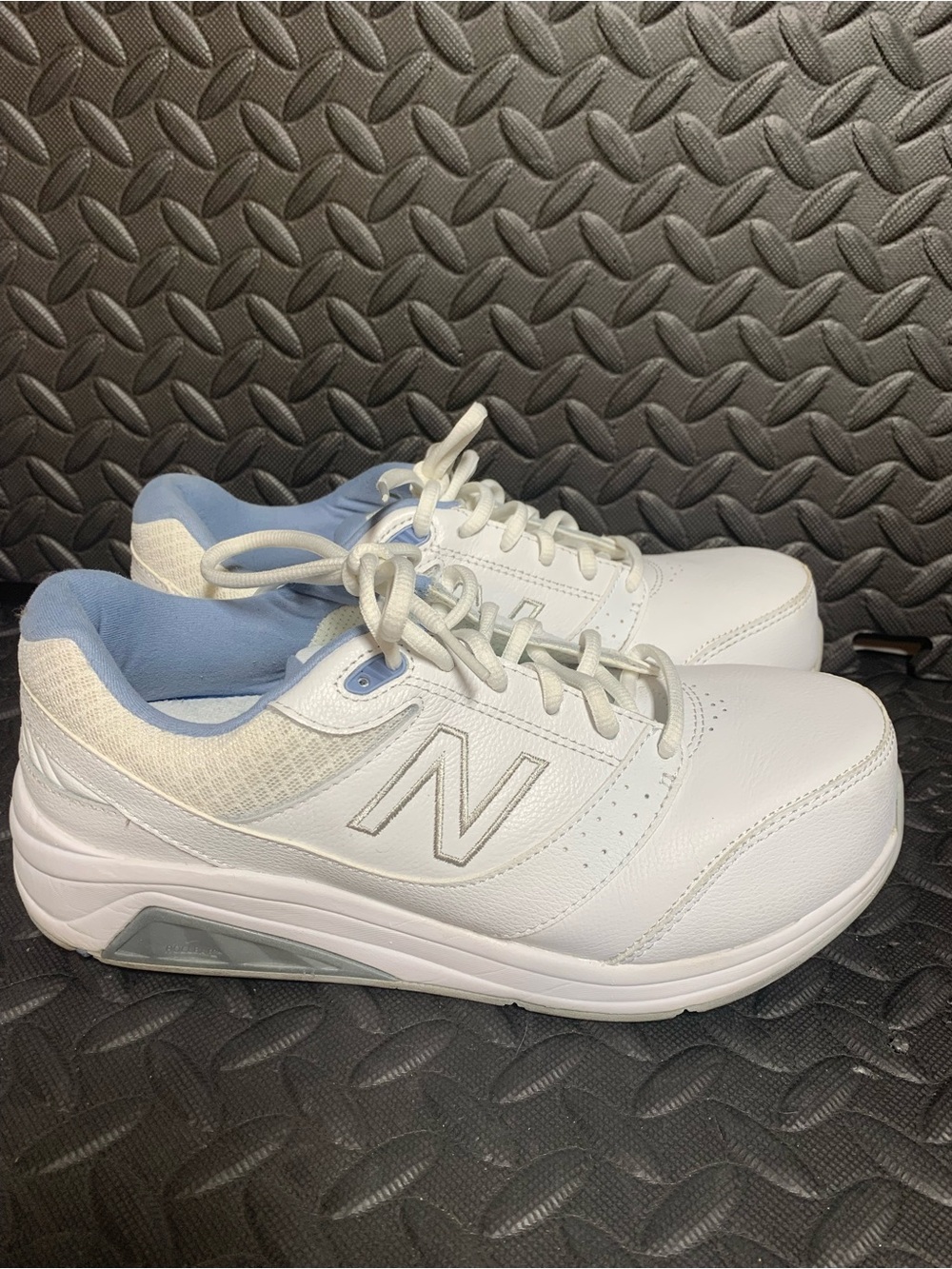 New Balance Women’s White Sneakers with Light Blue Lining; size 8.5 and 4E